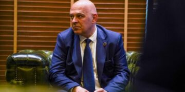 Gjini: Sonte Kosovën e shohin me dhimbje miqtë ndërsa me gëzim armiqtë, Kurti po ia qet faqen e zezë vendit