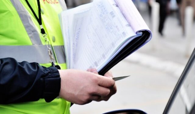 Policia arreston një person në Mitrovicë, iu ofroi policisë 20 euro që të mos e dënonin