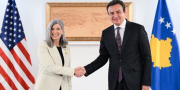 Kurti pas takimit me senatoren Ernst: Bondsteel duhet të bëhet bazë e përhershme amerikane në Kosovë