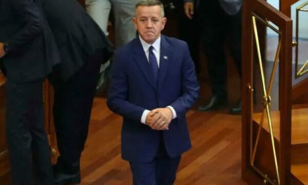 Remi thirrje Albin Kurtit e Bedri Hamzes: Kosovës i duhet koalicioni VV-PDK