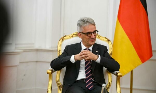 Vuçiq foli për “devijimin e Ujmanit”, Ambasada e Gjermanisë kërkon përmbajtje nga deklaratat që pengojnë normalizimin