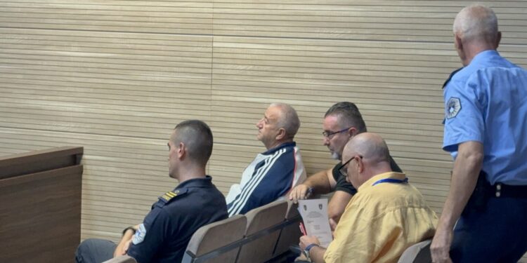 Publikohet fotografia, oficeri i BIA-s dhe spiuni i dyshuar Fehim Sali në një nga takimet e tyre në Serbi
