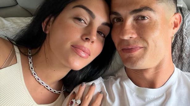 Njëqind mijë euro në muaj dhe vila në Madrid, çfarë parashikon marrëveshja paramartesore e Ronaldos dhe Georginës