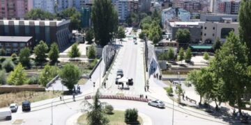 Lëvizjet e NATO-s për hapjen e Urës së Ibrit dy vjet pasi Perëndimi refuzoi institimin dhe planin e Kurtit