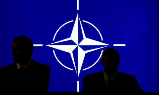 NATO i përgjigjet paralajmërimeve të Iranit: Jemi të gatshëm të përballemi me çdo kërcënim ndaj bazave amerikane në Europë