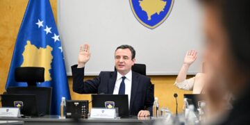 Vendime për prona dhe emërime: A po i tejkalon kompetencat Qeveria në detyrë?