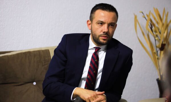 Tahiri thotë se partitë e kanë mundësinë e mirë që pas 16 shtatorit ta japin mbështetjen për Hashim Thaçin President
