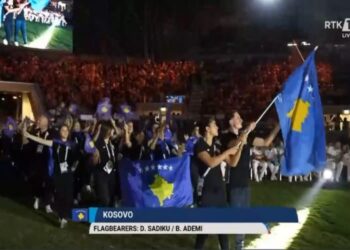 Krenari e madhe: Sportistët e Kosovës parakalojnë në ceremoninë hapëse të ‘Taranto 2026’ 🇽🇰