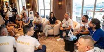 Haxhiu viziton sportistët kosovarë në Taranto: Kënaqësi të shohim përkushtimin e tyre – Urojmë të kthehemi me medalje