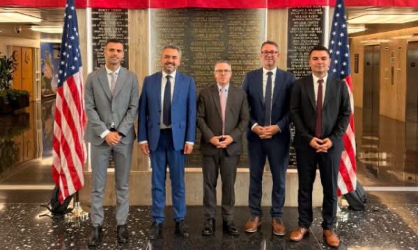 Një delegacion i KQZ’së në vizitë në SHBA, përcjellin organizimin e zgjedhjeve primare në Tampa të Floridës