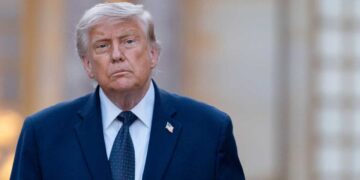 SHBA-ja largon minat nga Hormuzi, Trump paralajmëron Iranin për ‘tolerancë zero’