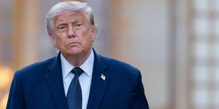 SHBA-ja largon minat nga Hormuzi, Trump paralajmëron Iranin për ‘tolerancë zero’