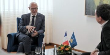 Kurti pret në takim lamtumirës Guerot: Partneriteti mes Kosovës dhe Francës, këtë vit është konkretizuar edhe më tej