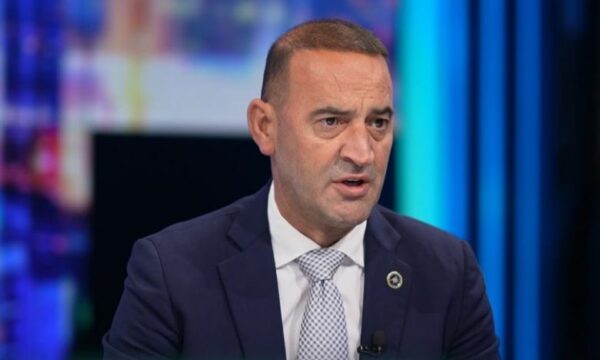 Daut Haradinaj: Duhet reagim urgjent në sektorin e qumështit, një shtet serioz i ndihmon fermerët e përpunuesit