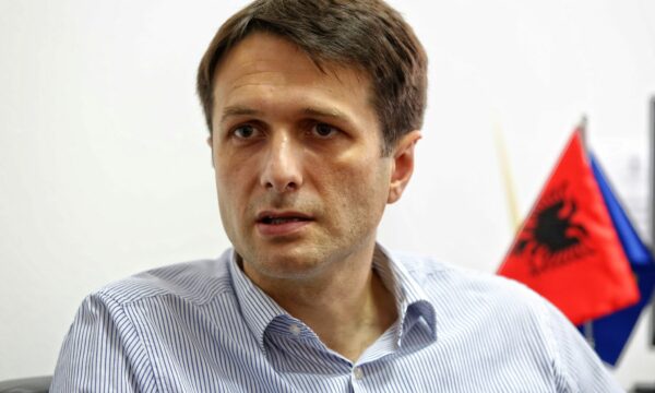 Murati për Kurtin: Ka kondicion të tallet me opinionin publik për kriteret dhe nën-kriteret e kandidatit për President