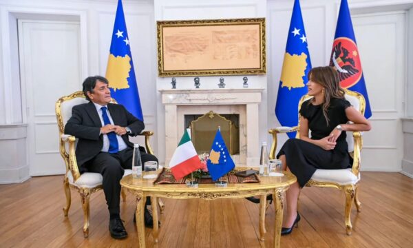 Emri për president, krijimi i institucioneve e reduktimi i KFOR-it, ambasadori italian njofton për takimin me Haxhiun