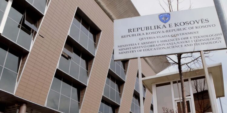 “Të deklaroni se …”, subvencionimi i librave – MASH del me një kërkesë për prindërit
