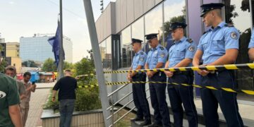 RDK e rrethon Qeverinë me shirit të rrezikshmërisë: Pushteti pengmarrës i deputetit Albin Kurti dhe LVV-së po e rrezikon demokracinë dhe shtetin