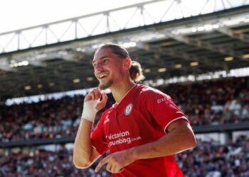 Lorent Tolaj shënon golin e parë në Championship me Bristol Cityn!