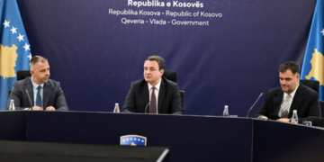Kurti: Serbia ka bllokuar mbi 2.1 milionë euro për shqiptarët e Luginës, ato duhet të zhbllokohen