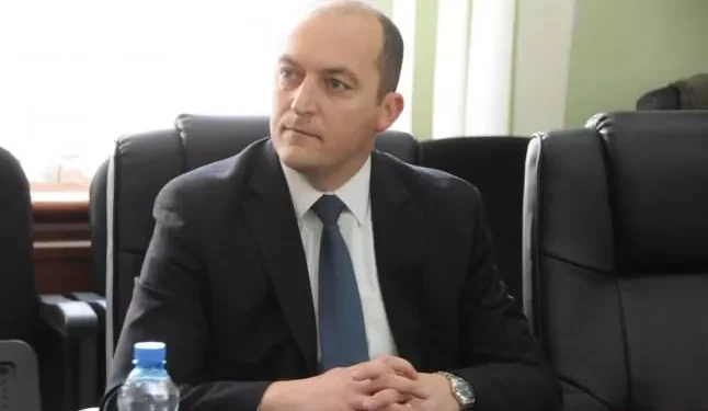 Kurti e Abdixhiku janë pajtuar në parim për Bekim Sejdiun President, gjyqtari raportues që rrëzoi Qeverinë e Avdullah Hotit në vitin 2020