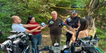 Sveçla: Në varrezën masive në Jabukë janë gjetur të paktën katër trupa