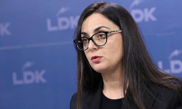 Lushaku-Sadriu: LDK ka qëndrim të qartë të kontribuojë në formimin e institucioneve