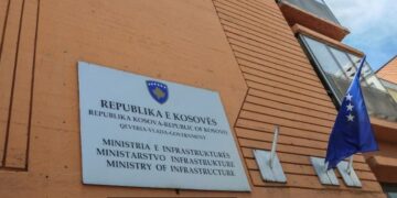 Ishin planifikuar 500 mijë euro, por pagesat arritën mbi 5.3 milionë, aktakuzë ndaj katër zyrtarëve të Ministrisë së Infrastrukturës