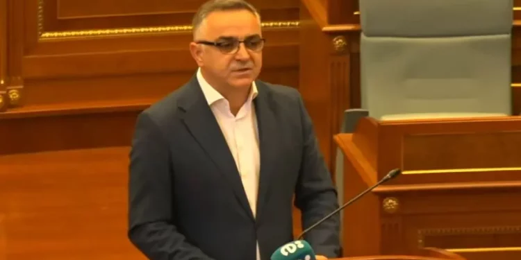 Tahiri kërkon mbajtjen e seancës konstituive: Kushtetuta nuk është meny