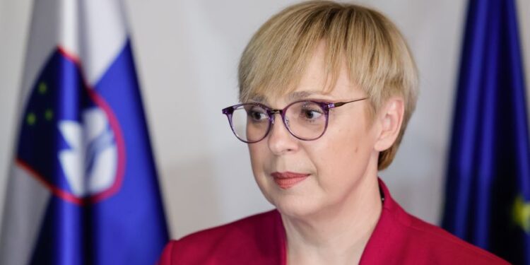 Skandal në Slloveni, presidentja përballet me akuza për lidhjet me Rusinë