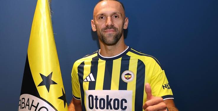 Muriqi lihet në stol në ndeshjen që Fenerbahçe e luan në Ligën e Kampionëve