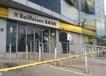 Zbulohet skema sesi dy persona hakeruan Raiffeisen Bank duke i marrë 200 mijë euro klientëve