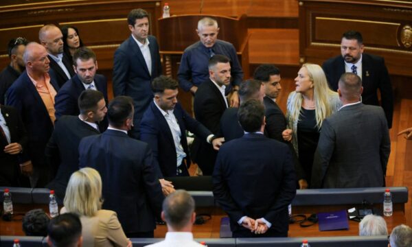 Heshtja pas seancës që i kaloi “kufijtë”, kur do ta “çelë” Kuvendin përsëri kryesuesi Avni Dehari?