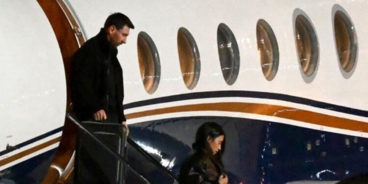 Messi kthehet në Rosario të Argjentinës me zemër të thyer pas humbjes së babait