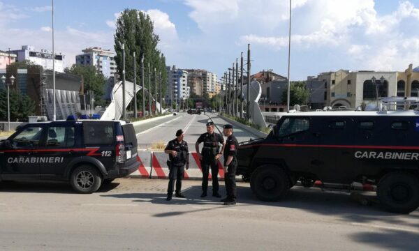 Portali Eualive: Beogradi po e humbë betejën për Urën e Mitrovicës – ky është çmimi i normalizimit