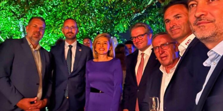 Mimoza Kusari-Lila injoron hotelet shqiptare, një delegacioni të lartë gjerman i organizon pritje në “Hotel Graçanica”