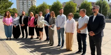 PDK homazhe te Memoriali i të Zhdukurve
