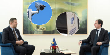 “Big Brother” në Aeroport? Sinjalizimet për monitorim i kamerave nga telefoni privat përplasin Doganën me Agjencinë për Privatësi