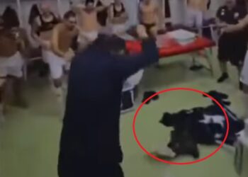 Nuk duhet humbur kjo video, momenti kur presidenti i klubit shqiptar hyn në dhomën e zhveshjes me një çantë plot me para