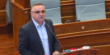 Tahiri: Mendojnë se do të lodhemi, por ne s’kemi punë tjetër veç të vijmë në sallën tonë!