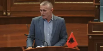 Ramadani: Një pjesë e deputetëve të LVV-së sot janë në bregdet, ne po flasim për shtetin