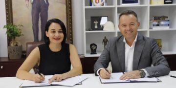Peci dhe Pacolli nënshkruajnë marrëveshje: 3.3 milionë euro mbështetje për Mitrovicën nga Qeveria e Kosovës për Banimin Social Adekuat