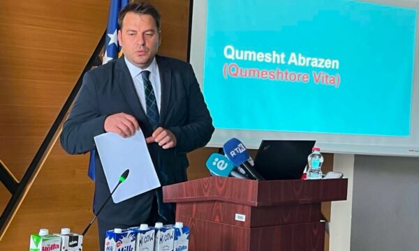 Armend Muja konfirmon analizat e AUV për Qumështin Vita: Po, është e vërtetë – në një mostër s’është gjetur as vaj palme, as qumësht pluhur