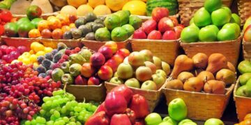 Ju ndihmojë të freskoheni gjatë verës, ja frutat që duhet të konsumoni në këto ditë të nxehta