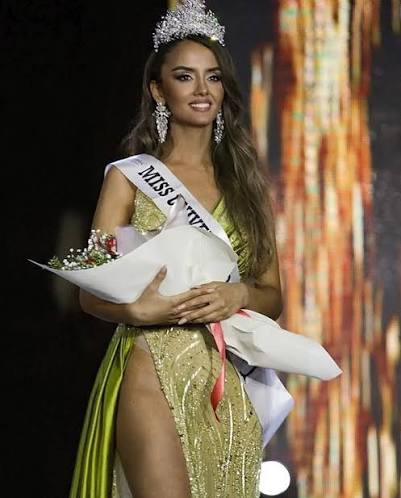 Foto: Roksana Ibrahimi - pronare "Al Dent Group" Sh.P.K. dhe ish Miss Universe 2022