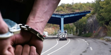 Arrestohet 41-vjeçari në Jarinje për falsifikim të dokumenteve, gjatë bastisjes i gjenden 45 fishekë
