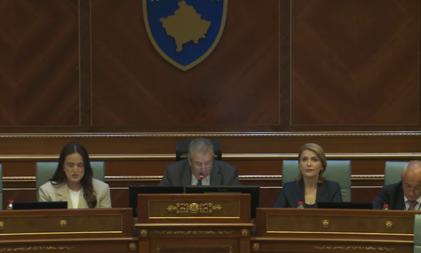 Nis seanca konstituive e Kuvendit, e kryeson Avni Dehari
