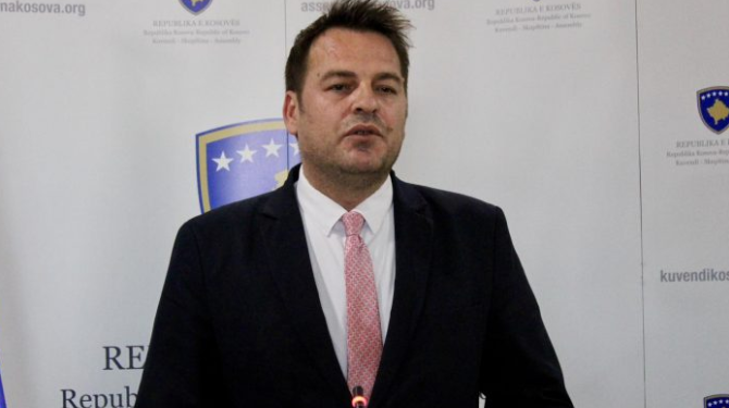 Ministria e Bujqësisë del me “sqarim” pasi e hoqi nga Agjencia e Ushqimit dhe Veterinarisë Drejtorin Bekim Hoxha