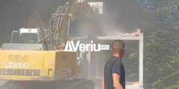 Aksion në Rezallë të Zubin-Potokut, nis rrënimi i objekteve pa leje