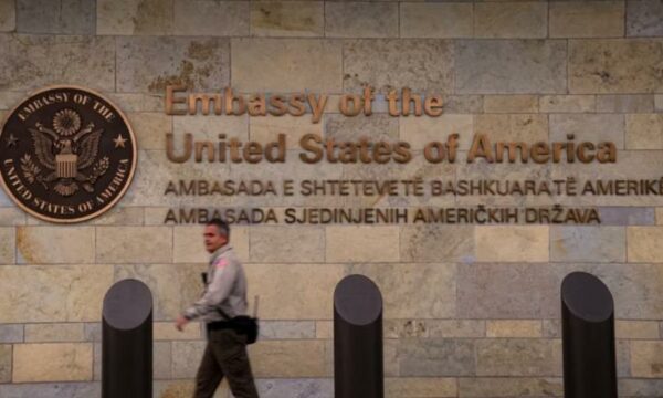 Ambasada amerikane kujton sulmin në Banjskë, përsërit thirrjen që autorët të mbahen përgjegjës